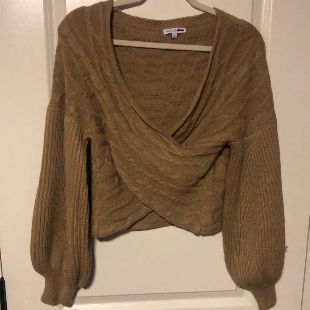 Fashion nova ✔️ v-neck puff sleeves tan sweater size medium
